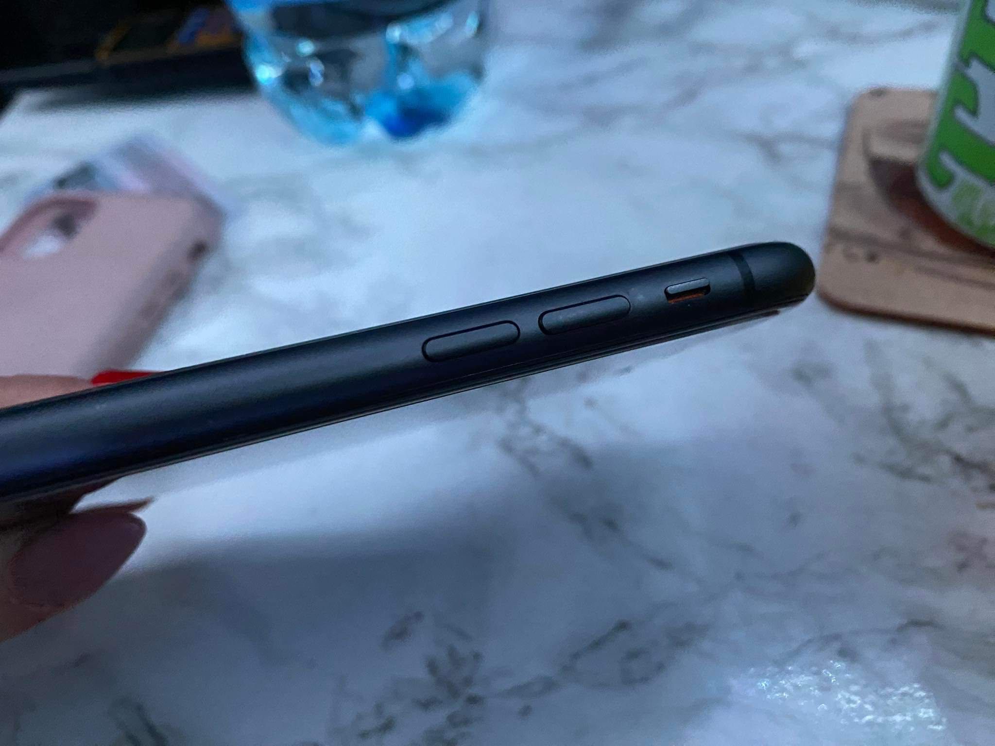 Iphone 11 w bardzo dobrym stanie