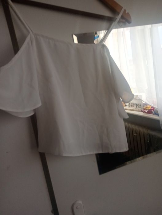 Top M mgielka biała odkryte ramiona