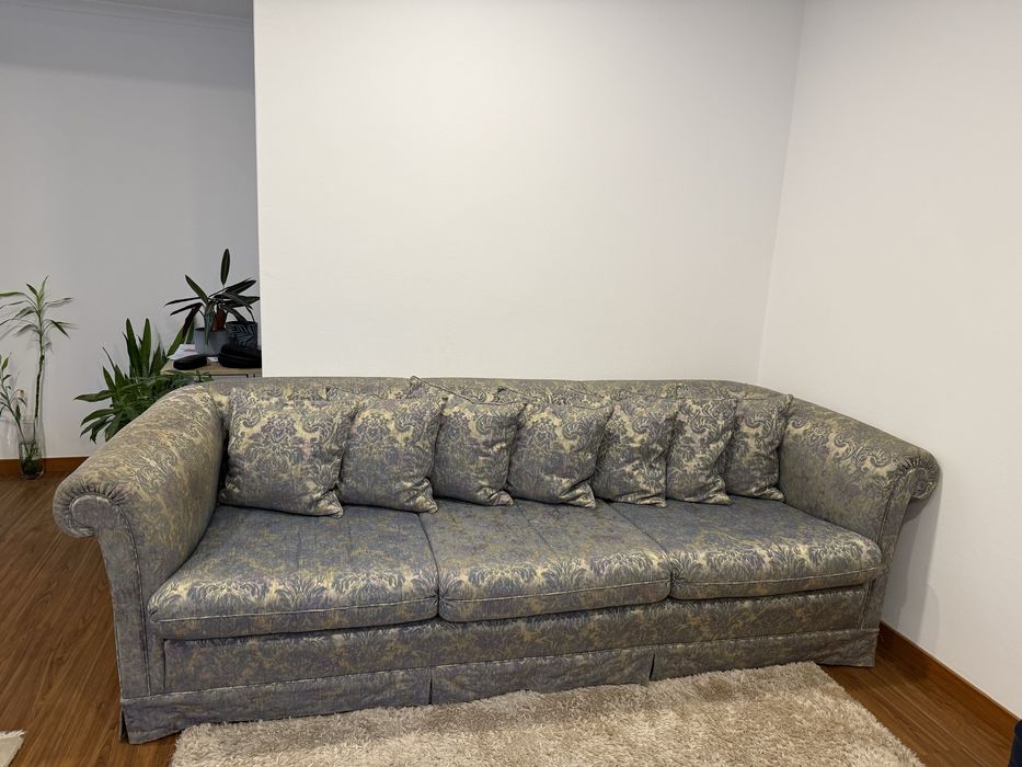 Sofá vintage em bom estado