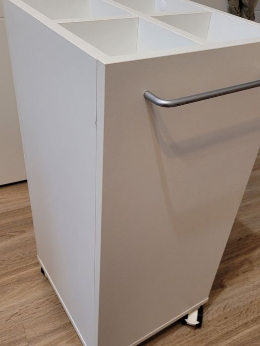 Tchibo szafka na kółkach drzwi beton imitacja  szkło