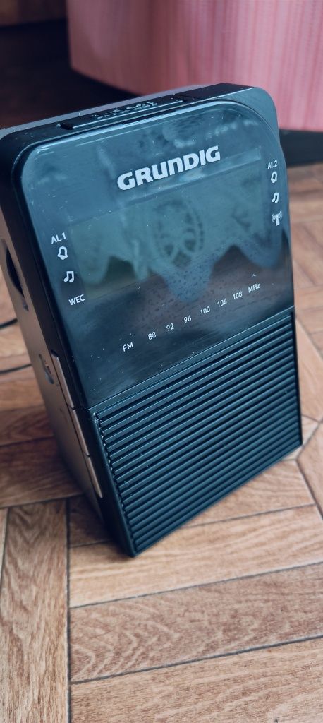 Radio budzik Grundig Sonoclock 790 DCF .