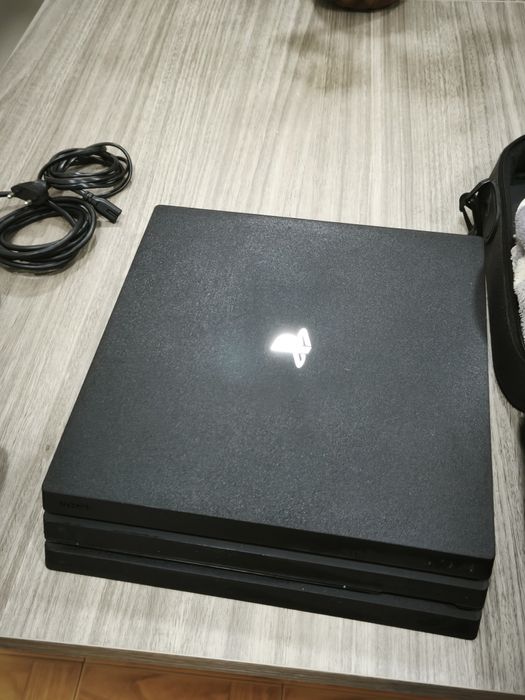 Ps4 Pró 1tb como novo