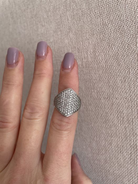 Перстень срібний з цирконами, р.17