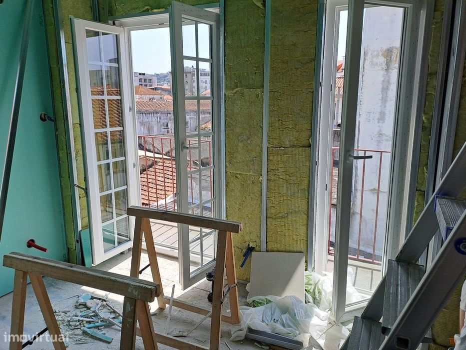 Prédio em Remodelação Total no Coração de Coimbra