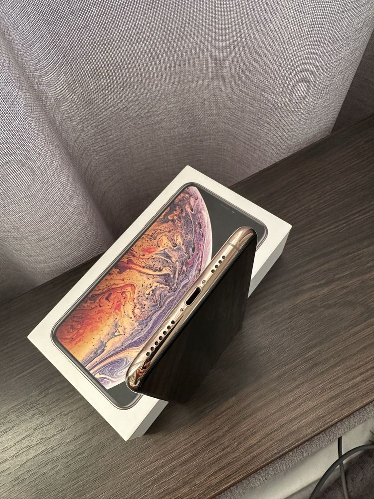 Продам Iphone XS Max
