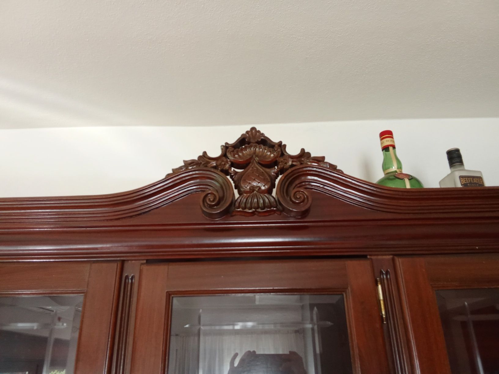 Armário com madeira de cerdeiro
