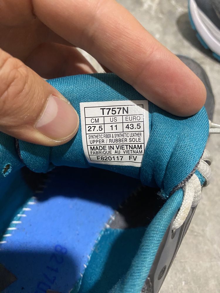 Кросівки ASICS
