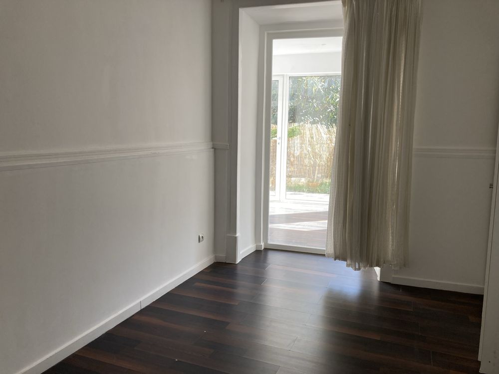 Apartamento T2 com logradouro Alto dos Moinhos