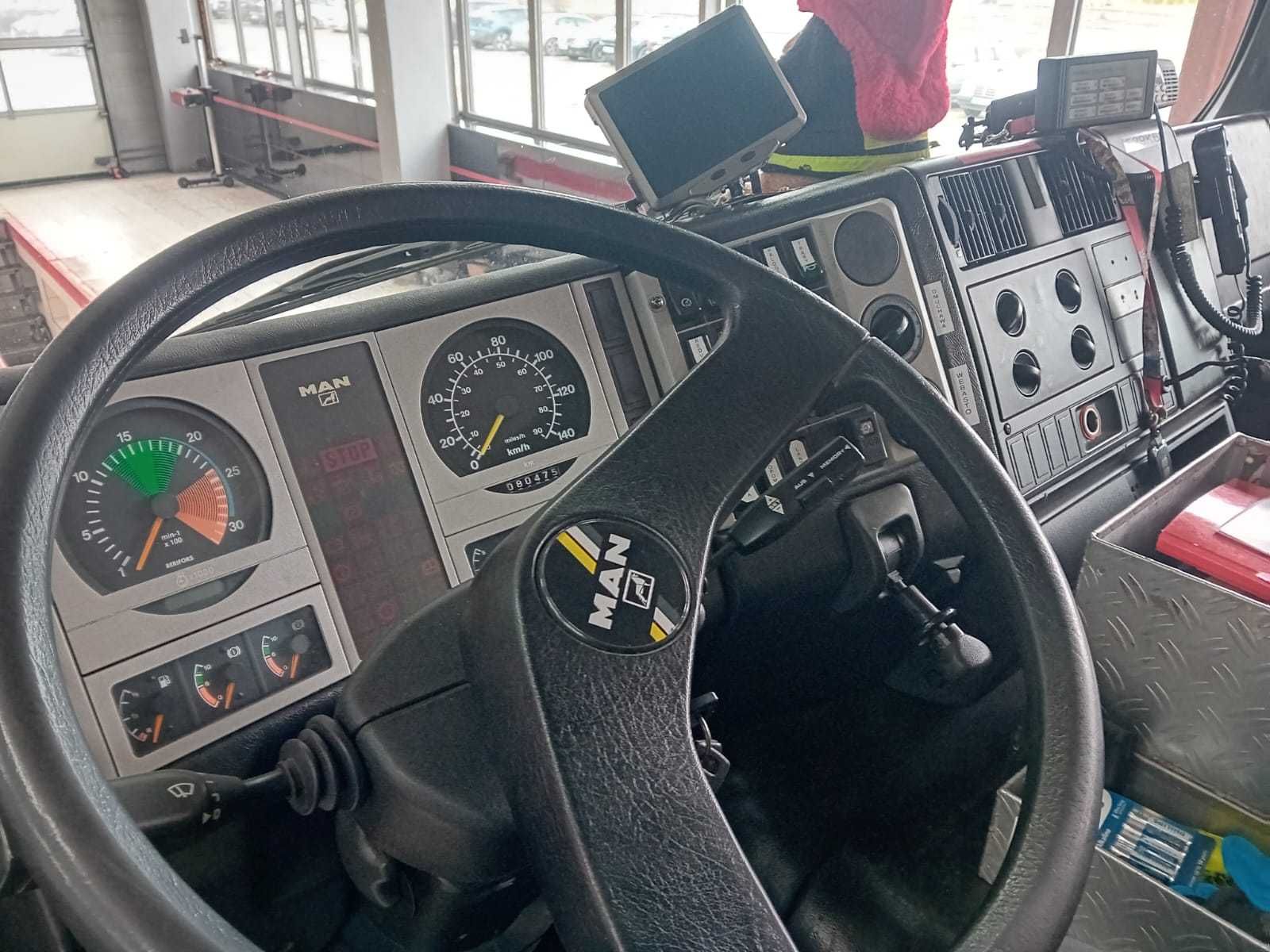 MAN F2000 GBA 2.4/16 pożarniczy strażacki 4x4 automat