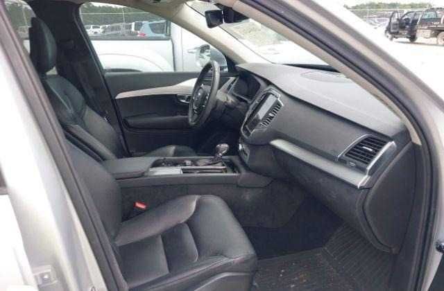 Volvo xc90    2.0 T5 Momentum  model 2017