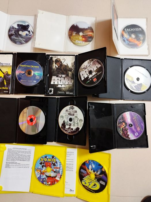 Lote de 11 jogos para PC (Darksiders II / Arma II)