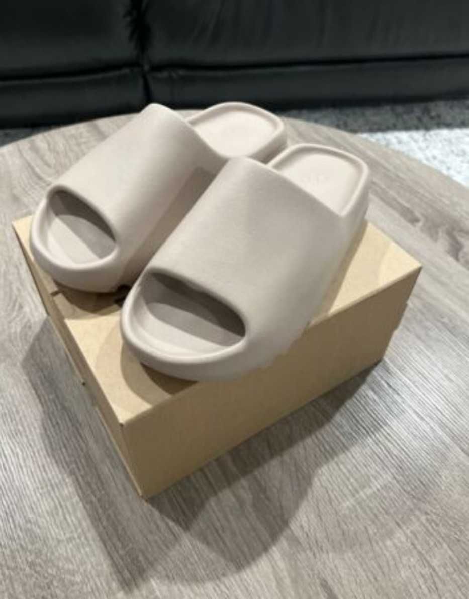 Klapki yezzy slide
