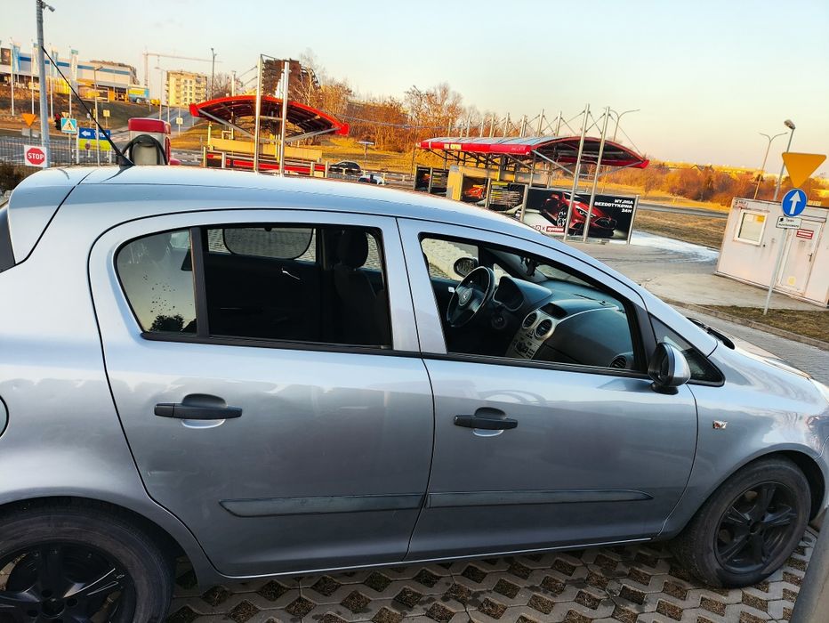 Opel corsa D 1.2 2007 aktualne