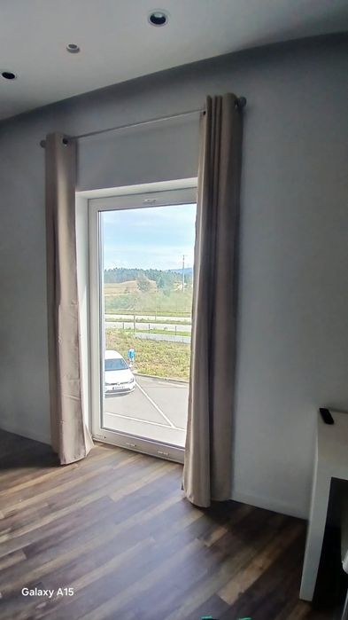 Cortinas, estores e calhas à medida