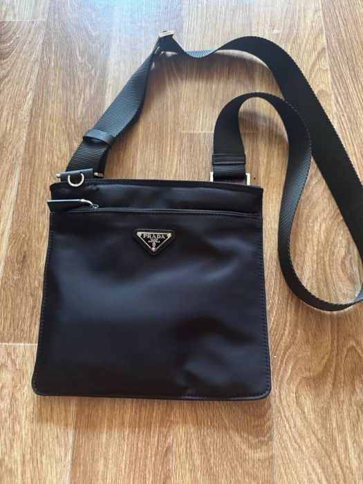 Сумка Prada nylon messenger bag