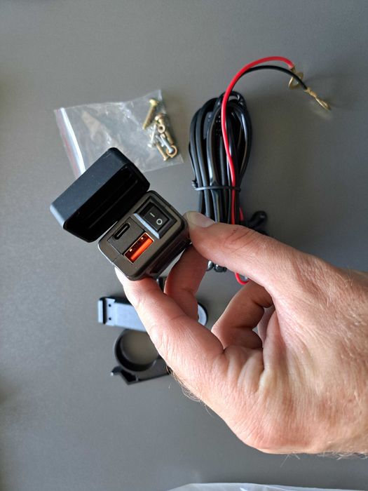Motocyklowa szybka ładowarka Usb Usb C na kierownicę