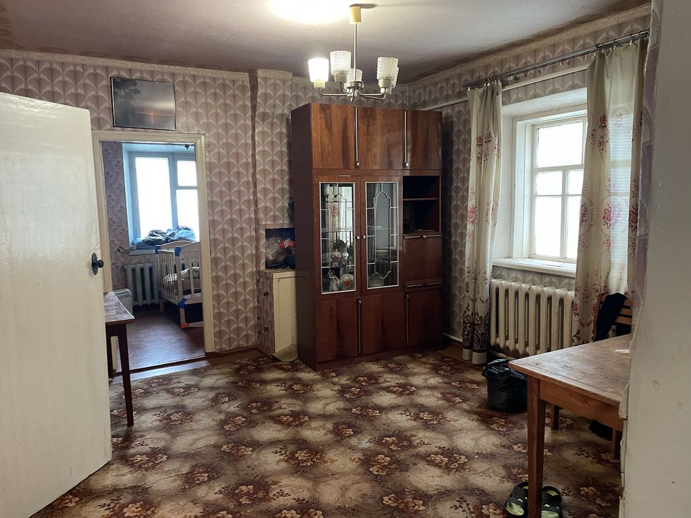 Продаж будинку з великой земельной ділянкою