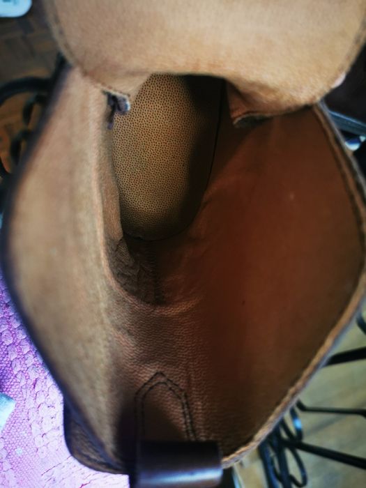 Botas em pele verdadeira por estrear