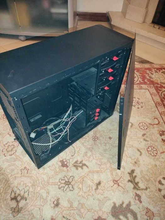 Torre PC com i3 3.3GHz, 16GB RAM e motherboard P8P67-M