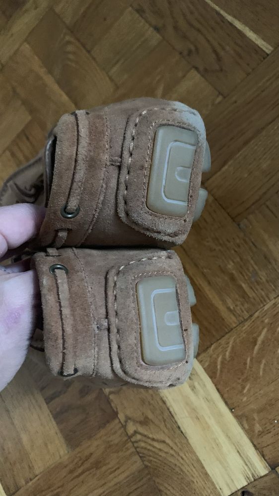 Продам замшевые лоферы