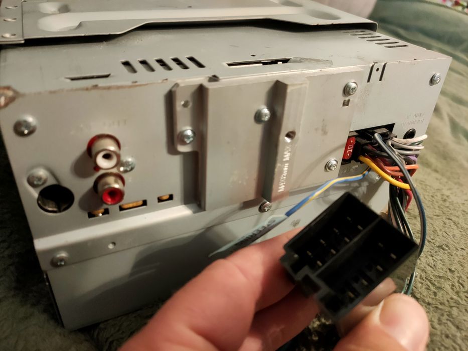 Radio JVC kw-r400 z USB