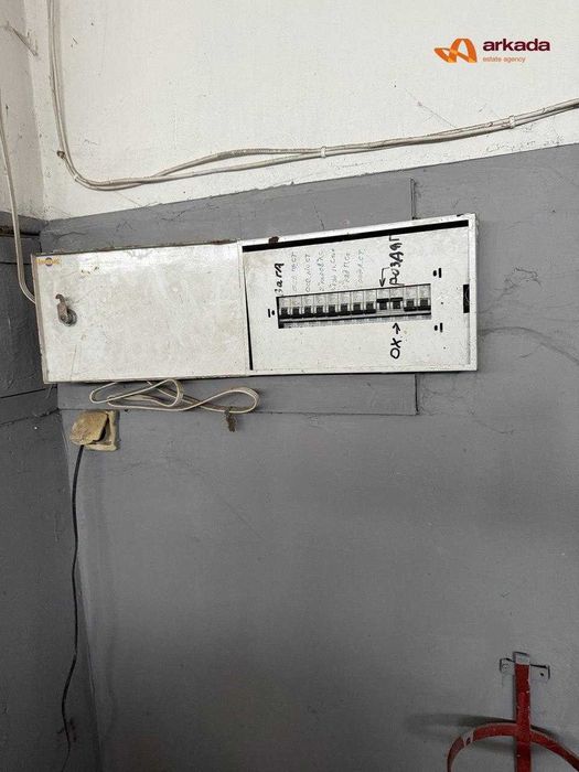 Пропонується до продажу виробничо - складський комплекс.