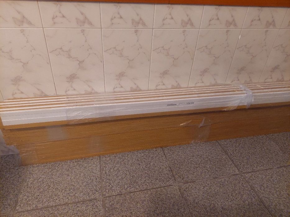 Rodapé PVC  Carvalho