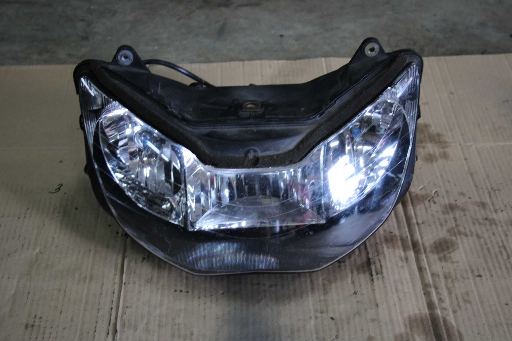 Lampa Przód Przednia Reflektor Honda CBR 929 SC44 00-01