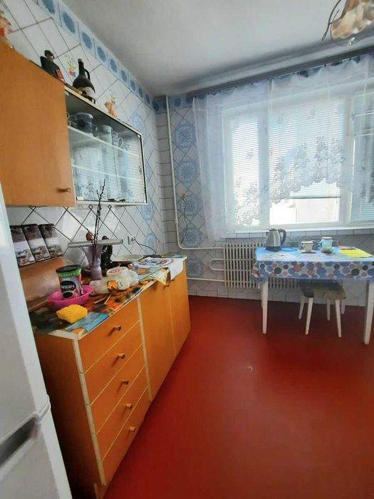 HE S4 Продам 3 комнатную квартиру метро Роганский ж/м ул. Луи Пастера