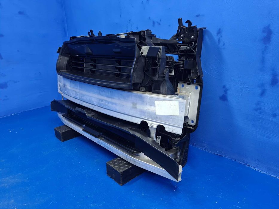 AUDI E-TRON 4KE Передня панель, телевізор