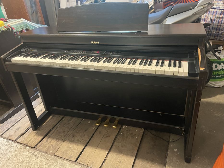 Pianino elektroniczne Roland HP530e.