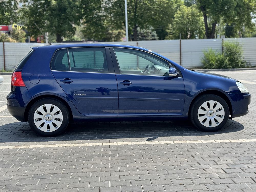 Продам Volkswagen Golf V MPI