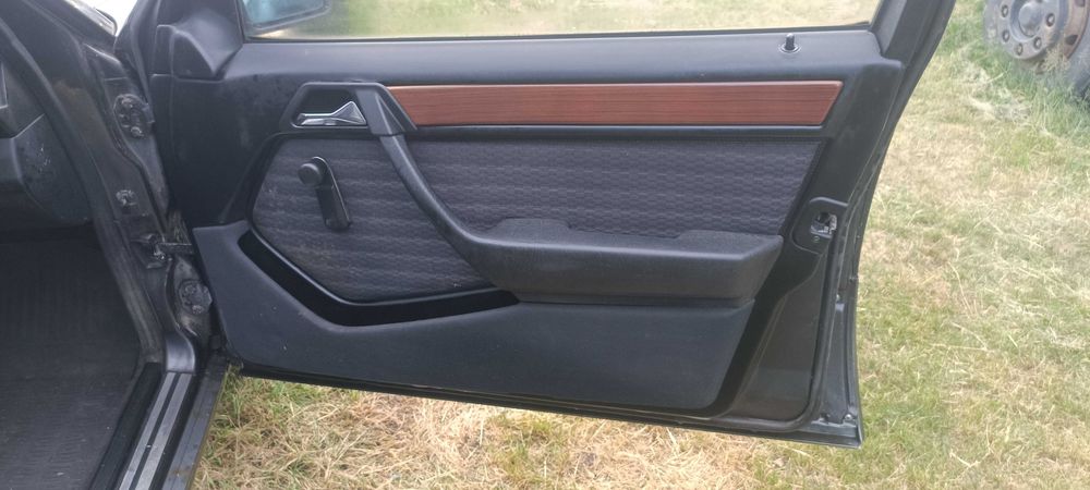 Mercedes-Benz W124 2.3 бензин