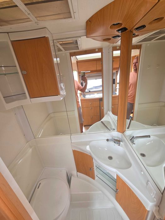 2009r CHATEAU 490 MOVER NAMIOT tapczany hobby przyczepa kempingowa LMC
