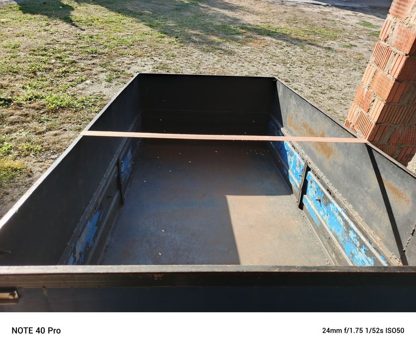 Прицеп хороший стан колеса жигульовські усилений тримає тону