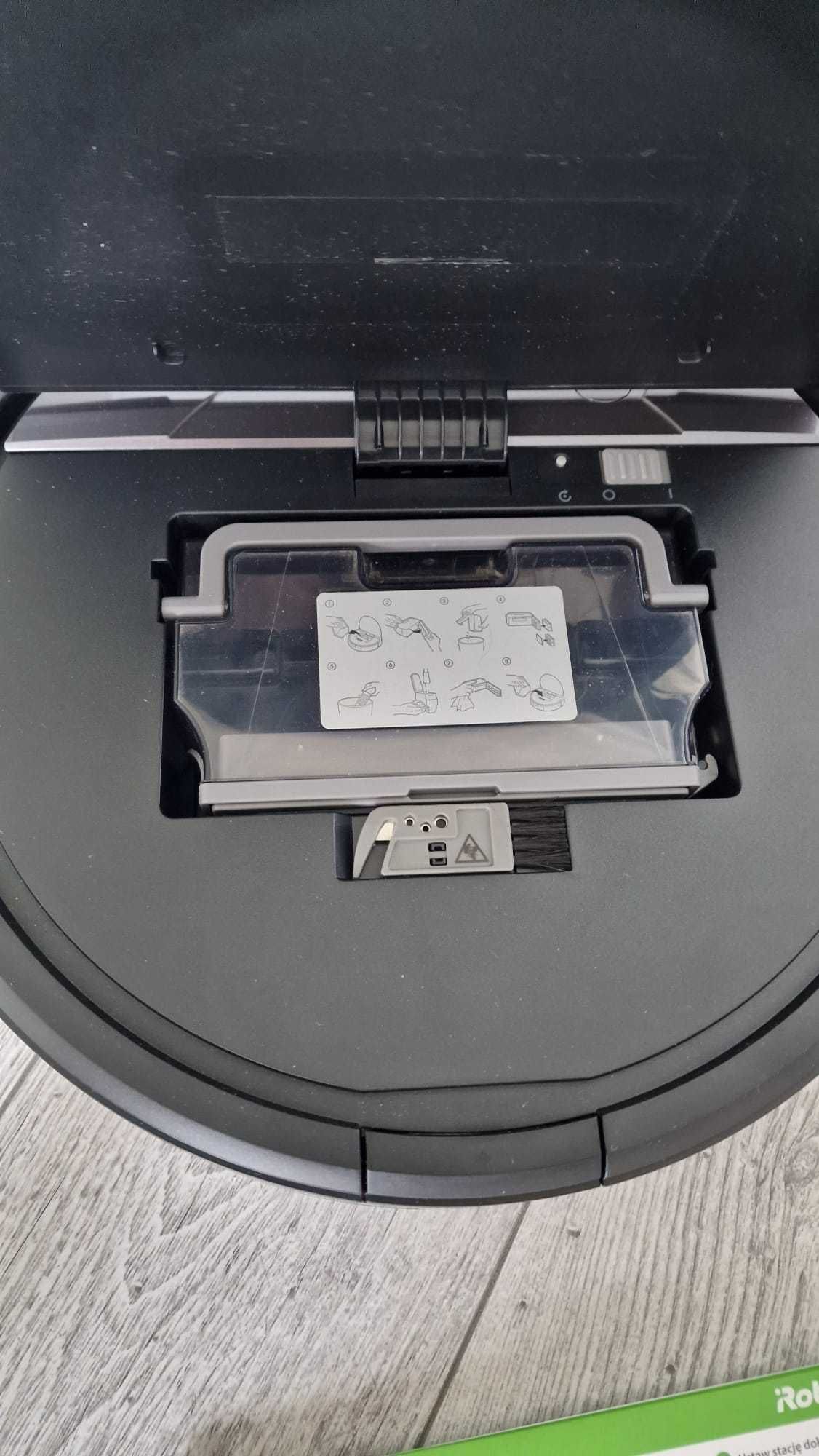 iRobot® Roomba® Combo 2w1 Robot odkurzająco-mopujący z łącznością WiFi