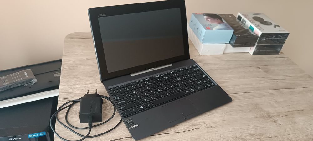 Планшет трансформер . Ноутбук ASUS Transformer Book T100TA. Стан 10/10