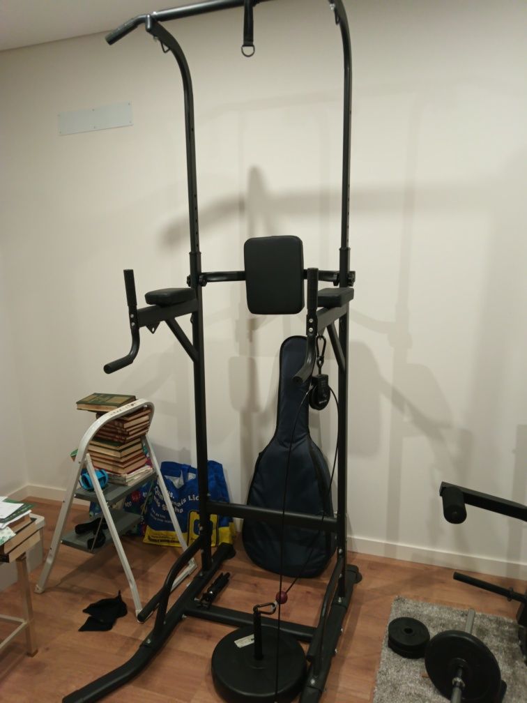 Press de peito | Maquina elevaçoes | Equipamento para tríceps |Haltere