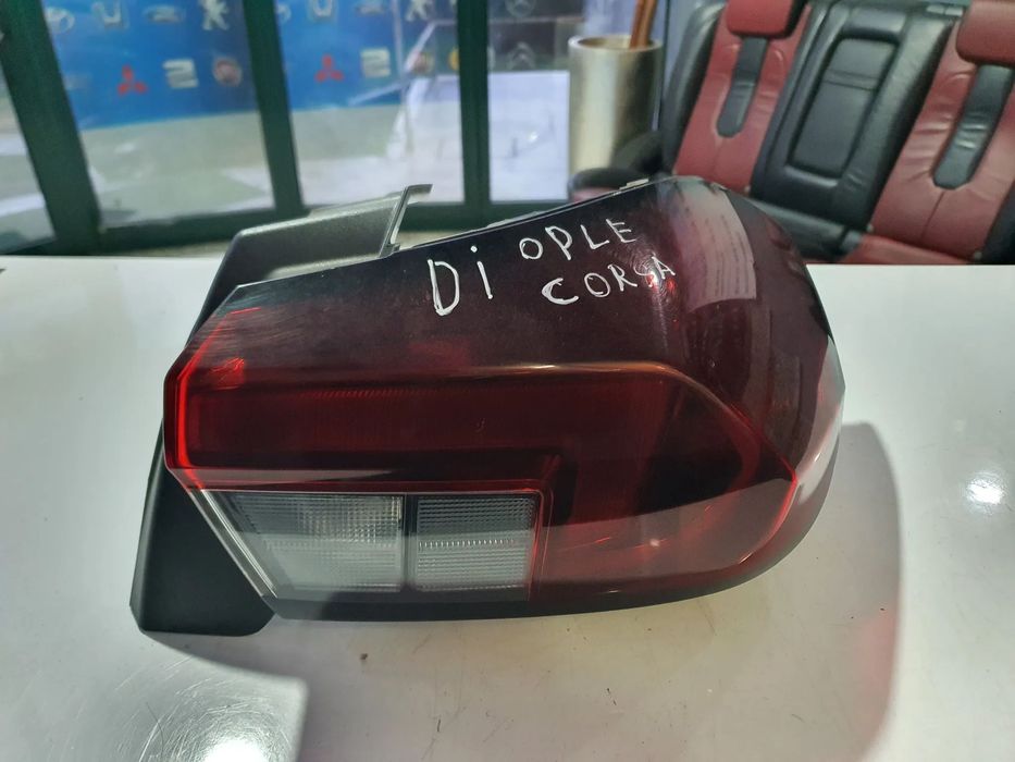 FAROLIM DIREITO OPEL CORSA F / 9829317280