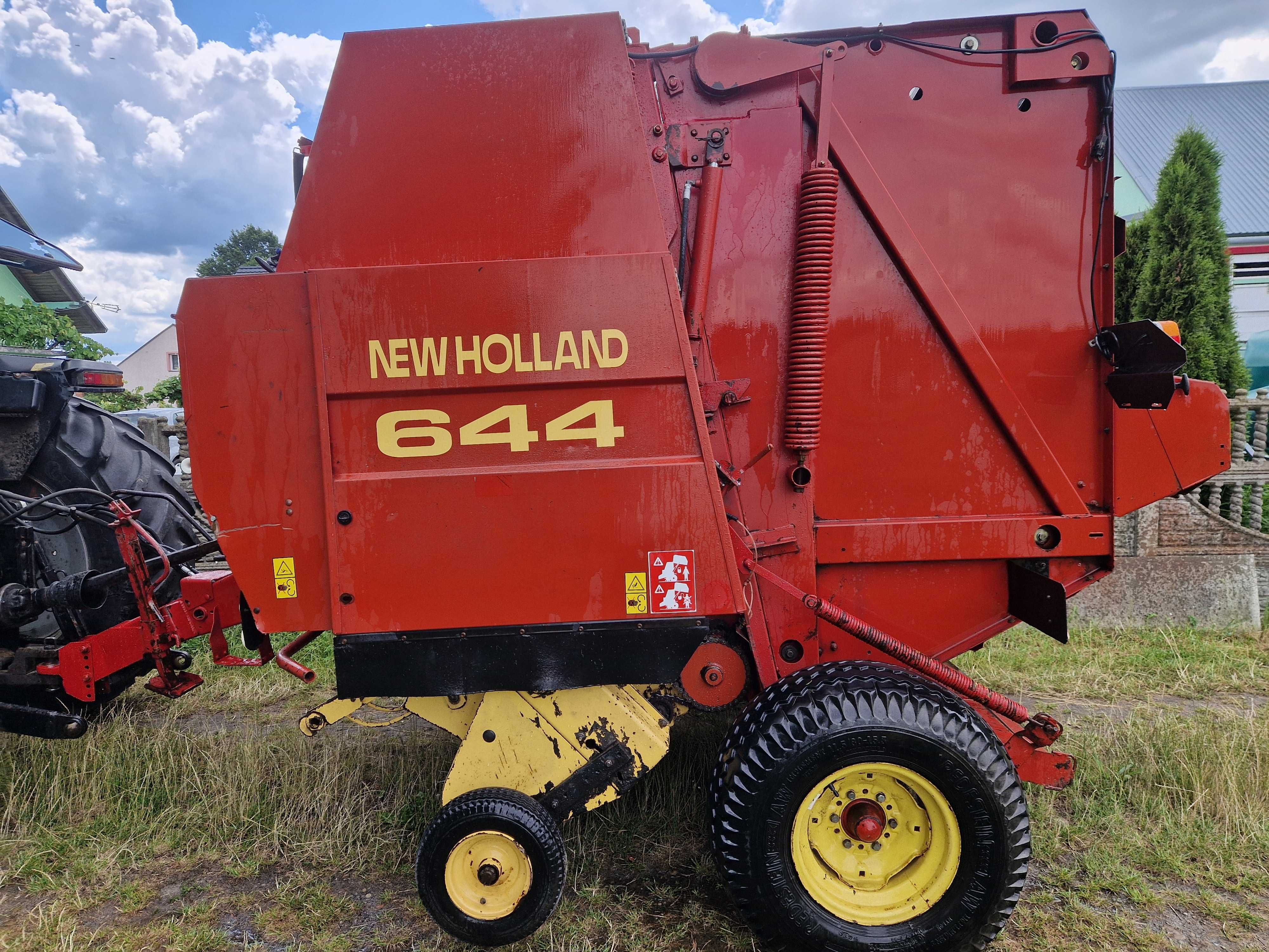 Prasa rolująca New holland 644