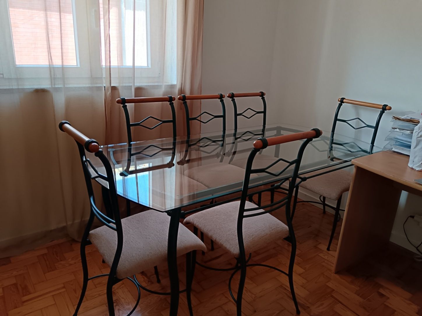 Mesa sala de jantar com 6 cadeiras