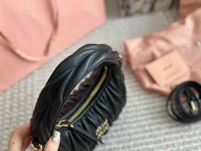 Torebka  damska torba Miu Miu 102433