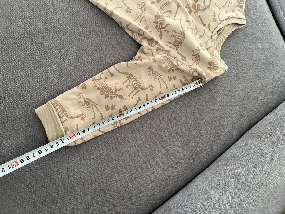 Кофточка бежева   на флісі 4-5 роки