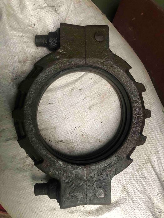 Продаються зʼєднання до оцинкованих металевих труб