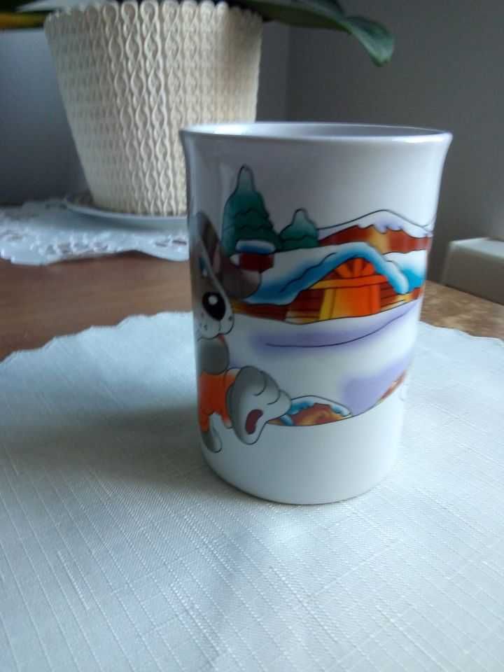 Kubek ,biała porcelana - ,,pieski,,