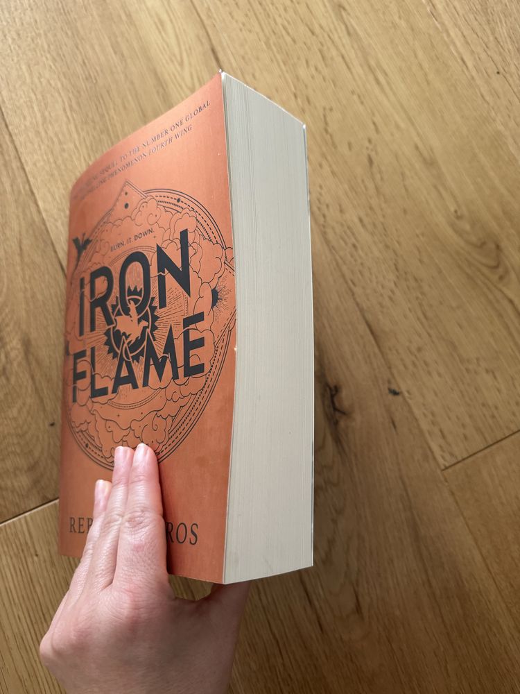 Livro - Iron Flame (Ingles)