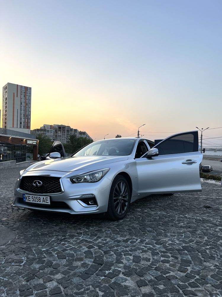 Продам свой автомобиль Infiniti q50