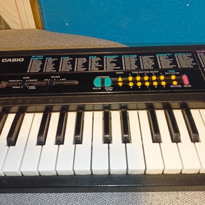 FOTEL DLA DZIECKA do pokoju dziecięcego organy keyboard Casio za darmo