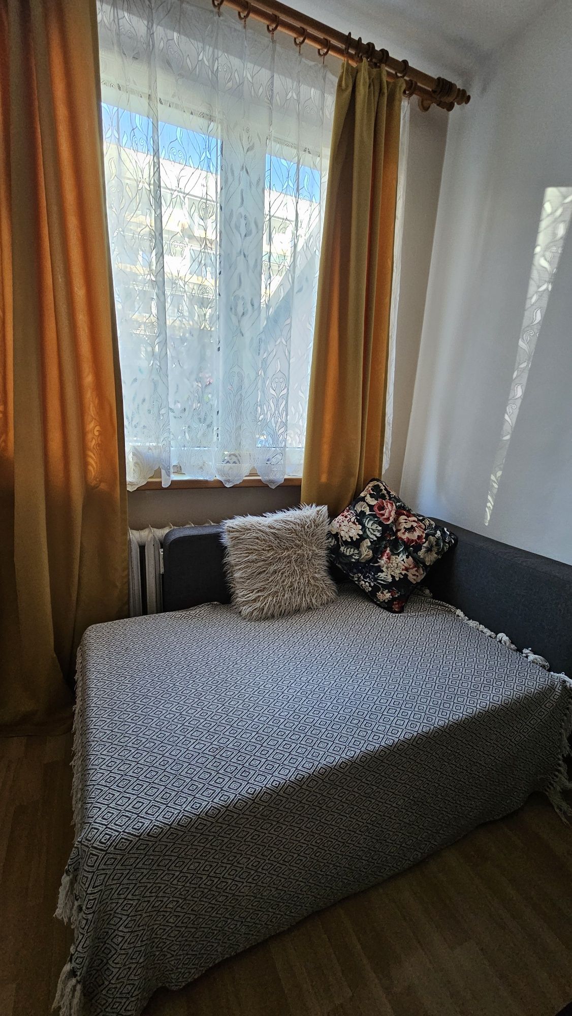 Sprzedam Łóżko rozkładane.