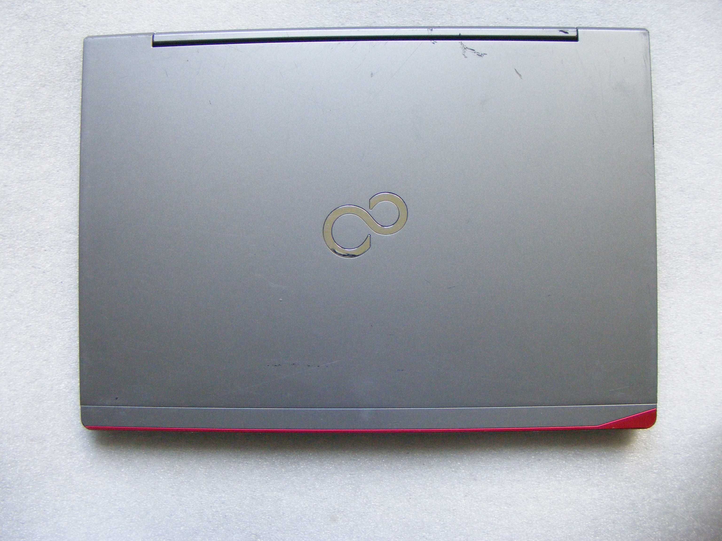 Fujitsu U745 i5 8GB DDR3 SSD cienki, lekki